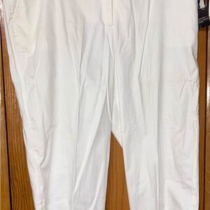 NWT Women’s plus Sz 20W White Capri Pants